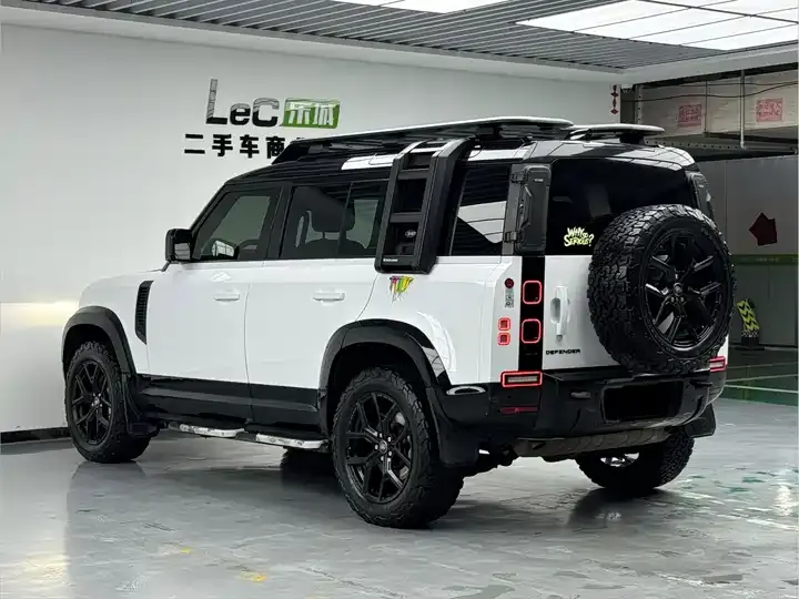 Land Rover Guard 2022 110 P400 X-DYNAMIC HSE 4