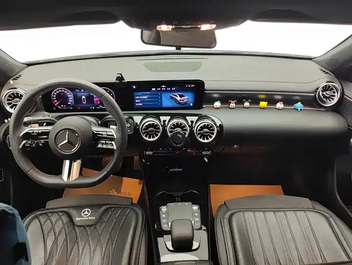Mercedes Benz Class A 2023 A 200 L Fashion 12