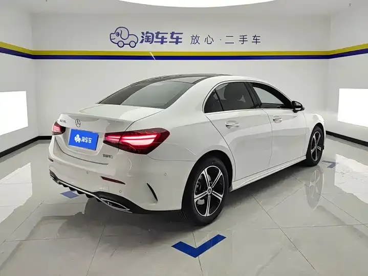 Mercedes Benz Class A 2023 A 200 L Fashion 3