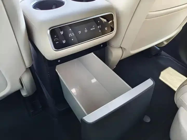 Li L8 2025 Ultra Smart Rejuvenation Edition 12