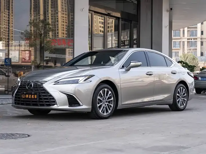 Lexus ES 2025 300h Premium Edition - View 1