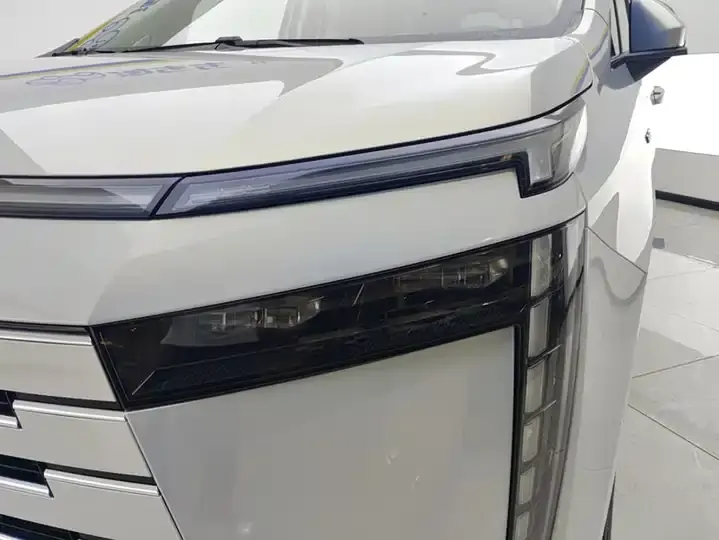 Chuanqi E8 PHEV 2024 150km MAX 5