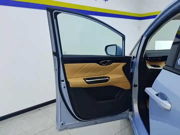 Chuanqi E8 PHEV 2024 150km MAX 7