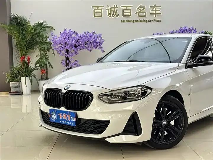 BMW 1 Series 2023 125i M Sports Obsidian Night Edition 3