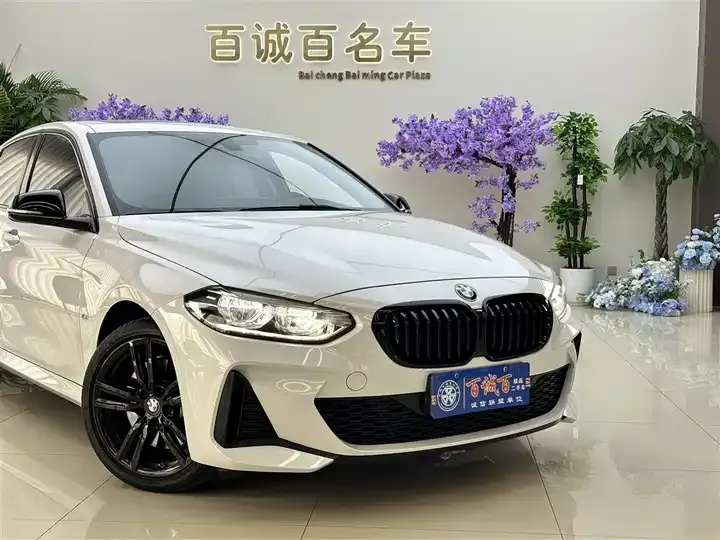 BMW 1 Series 2023 125i M Sports Obsidian Night Edition 5