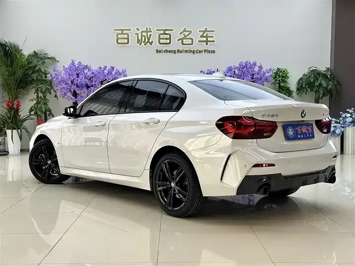BMW 1 Series 2023 125i M Sports Obsidian Night Edition 6