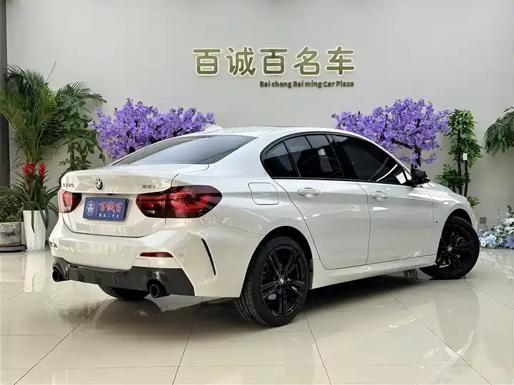 BMW 1 Series 2023 125i M Sports Obsidian Night Edition 8