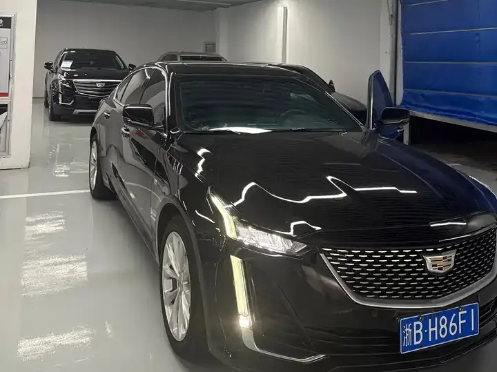 Открыть галерею: Cadillac CT5 2022 28T Luxury Model