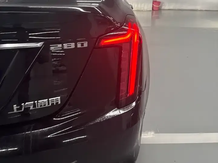 Cadillac CT5 2022 28T Luxury Model 6