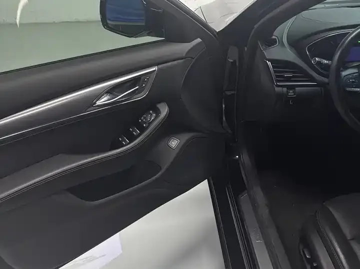 Cadillac CT5 2022 28T Luxury Model 8
