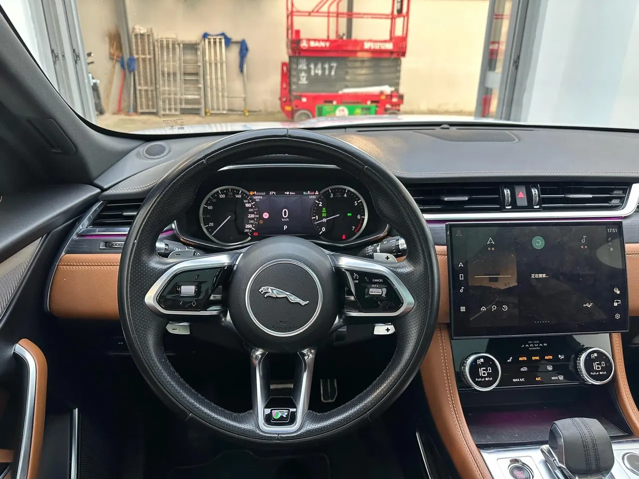 Jaguar F-PACE (Imported) 2022 F-PACE 2.0T P250 R-Dynamic BLACK Automatic Gear 11