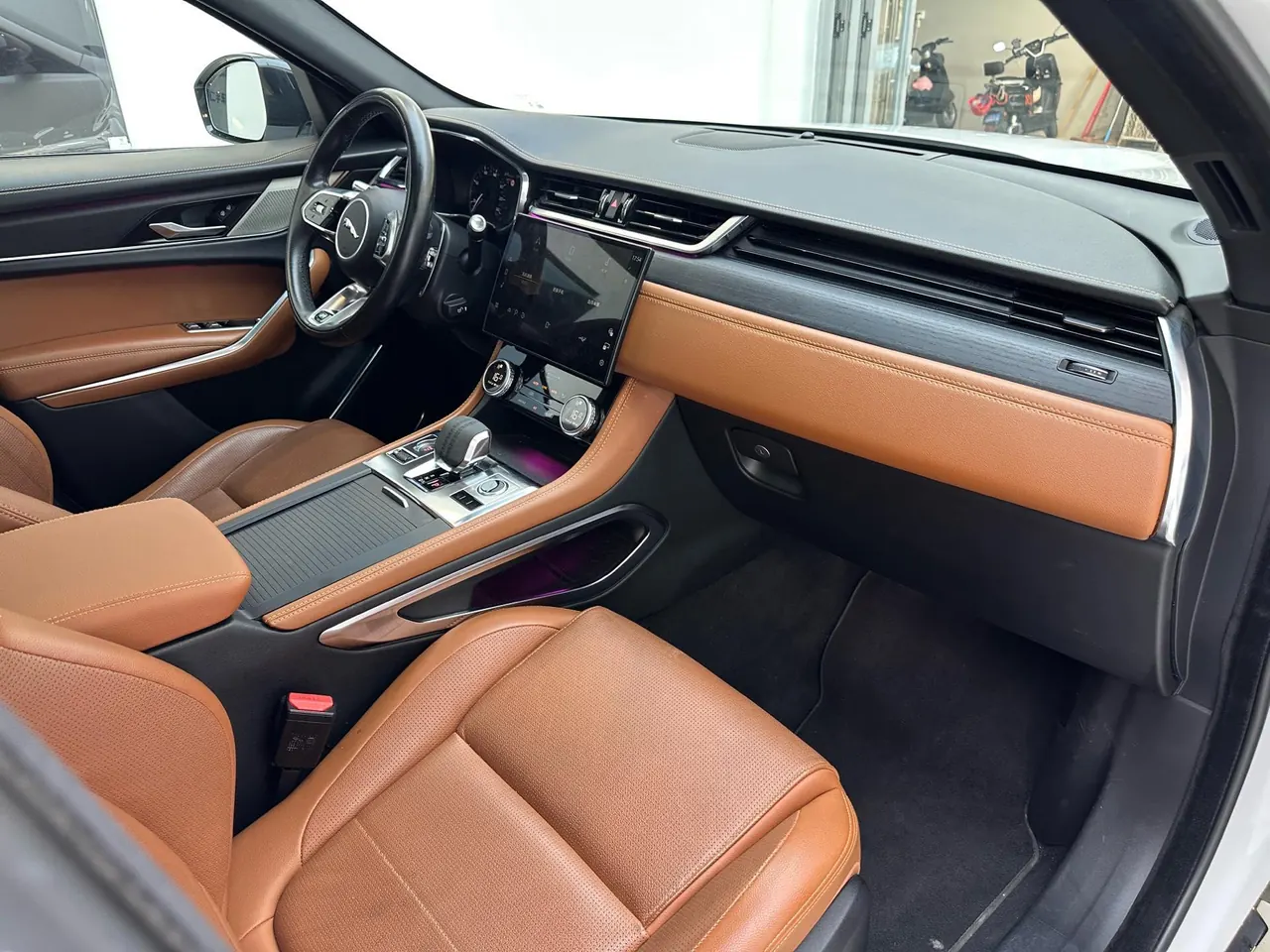 Jaguar F-PACE (Imported) 2022 F-PACE 2.0T P250 R-Dynamic BLACK Automatic Gear 18