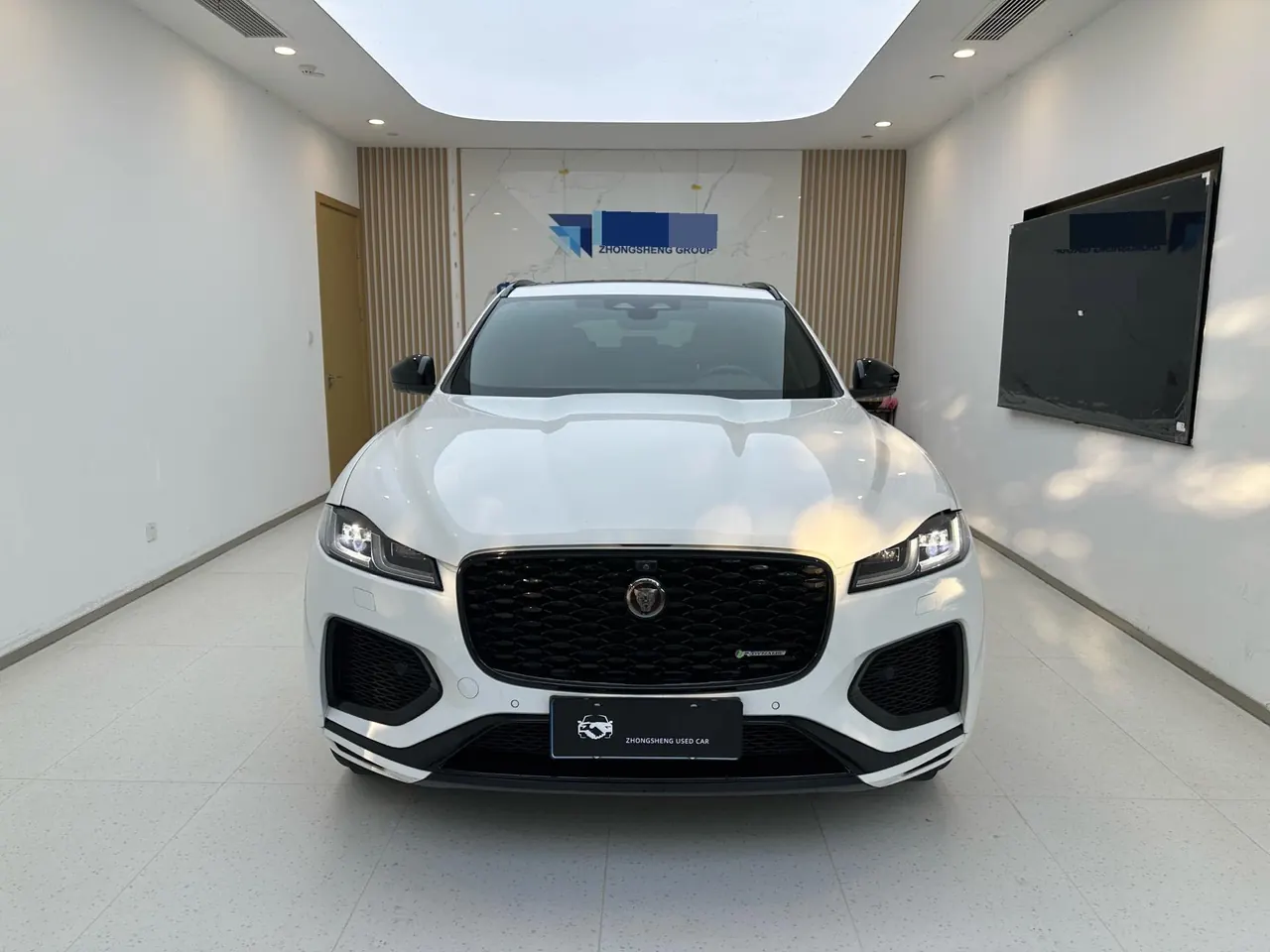 Jaguar F-PACE (Imported) 2022 F-PACE 2.0T P250 R-Dynamic BLACK Automatic Gear 2