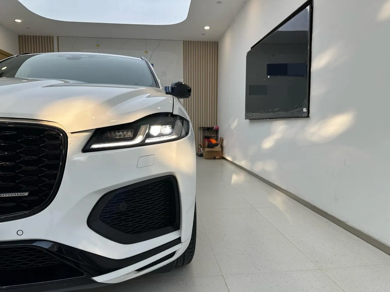 Jaguar F-PACE (Imported) 2022 F-PACE 2.0T P250 R-Dynamic BLACK Automatic Gear 3