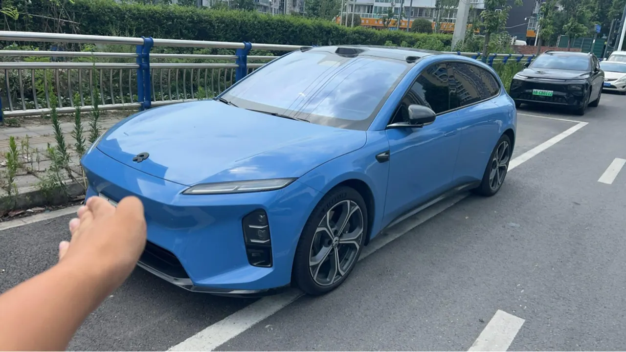 NIO 2026 ET5T 100kWh Touring automatic - View 1