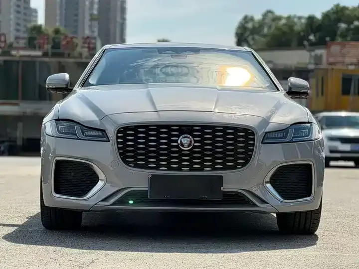Jaguar XFL 2024 model, 2.0T P250, two-wheel-drive Prestige Luxury Edition 2
