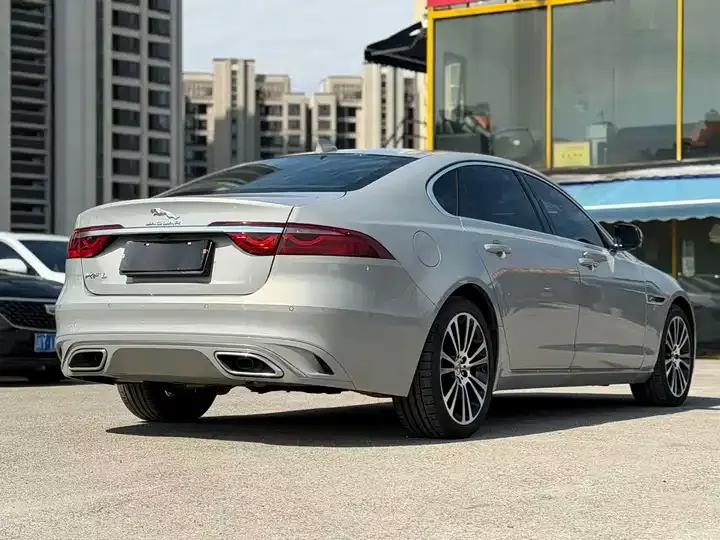 Jaguar XFL 2024 model, 2.0T P250, two-wheel-drive Prestige Luxury Edition 4