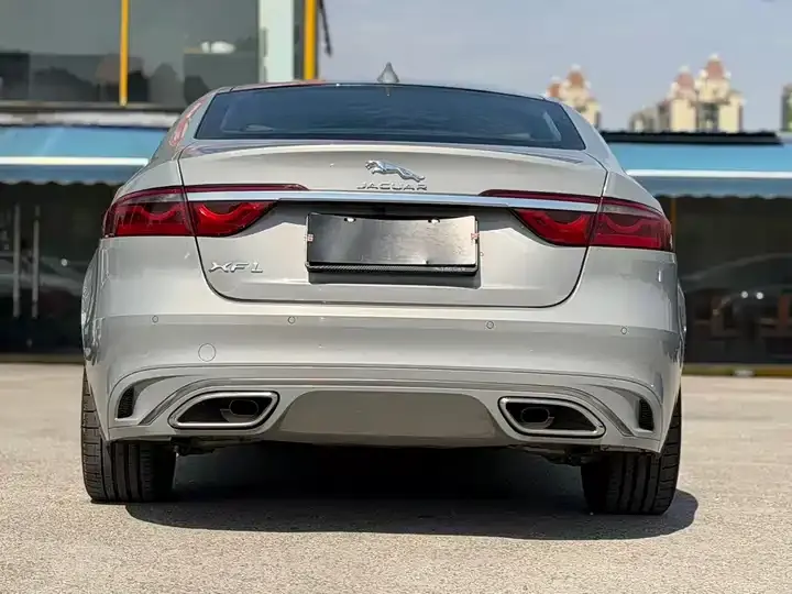 Jaguar XFL 2024 model, 2.0T P250, two-wheel-drive Prestige Luxury Edition 5