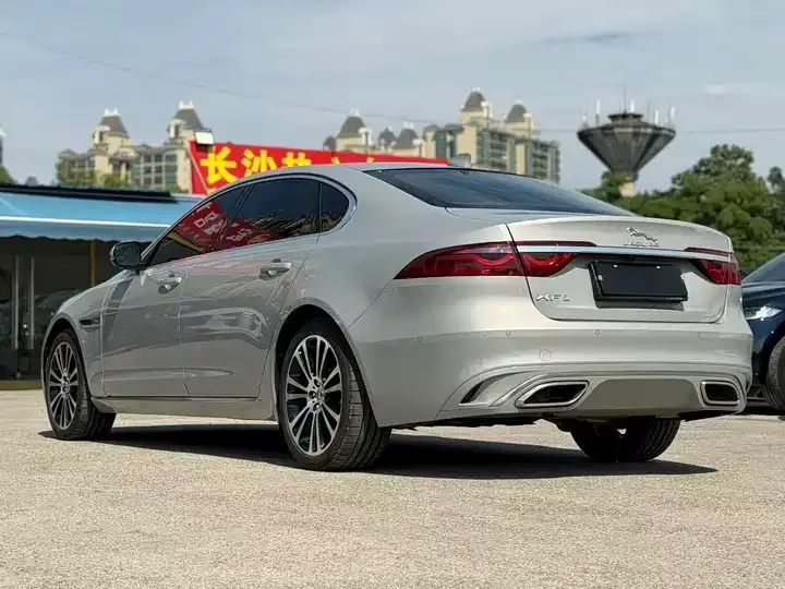 Jaguar XFL 2024 model, 2.0T P250, two-wheel-drive Prestige Luxury Edition 6