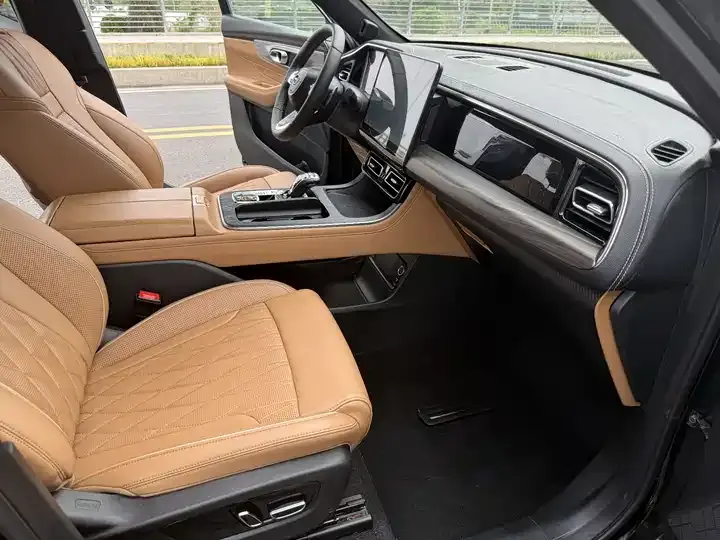 Chuanqi GS8 2024 Pilot Series 2.0TGDI 4-wheel Drive Deluxe Zhilian Edition 7 Seat 4