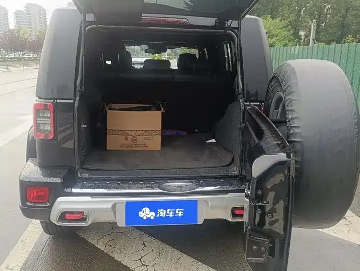 Beijing cross-country BJ40 2022 2.0T automatic four-wheel drive ring tower champion edition 4