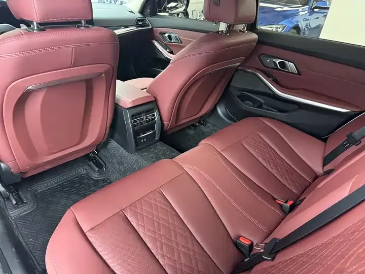 BMW 3 Series 2024 325Li M Sports Night Suit 11