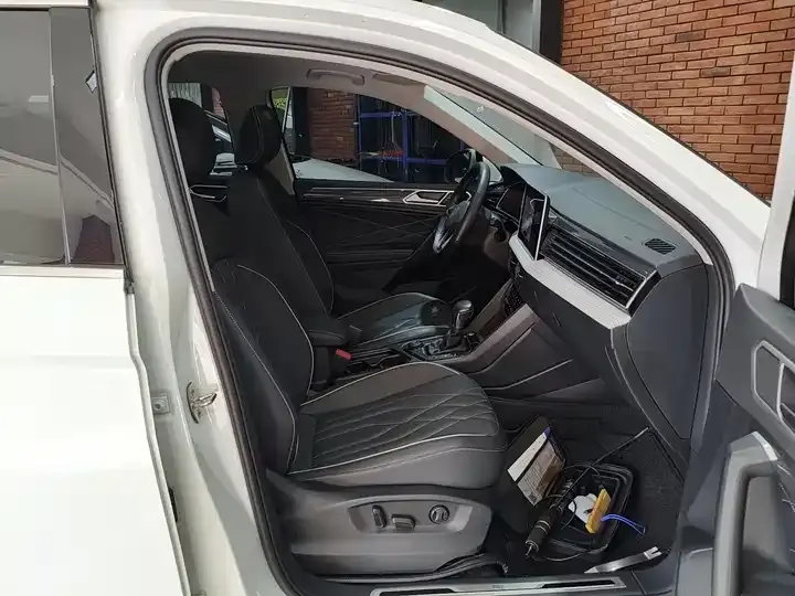 Tiguan L 2023 380TSI automatic four-wheel drive R-Line Yuexiang Edition 7 seats 10
