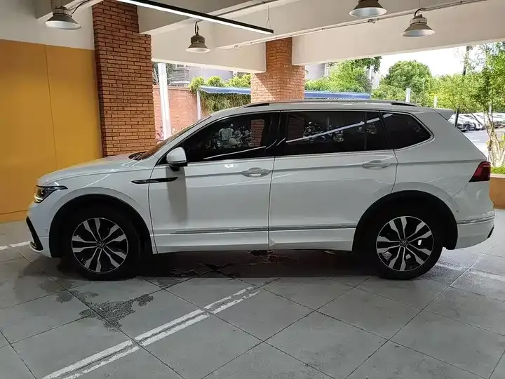Tiguan L 2023 380TSI automatic four-wheel drive R-Line Yuexiang Edition 7 seats 2