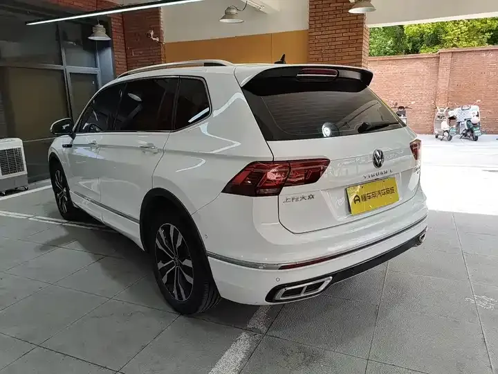Tiguan L 2023 380TSI automatic four-wheel drive R-Line Yuexiang Edition 7 seats 3
