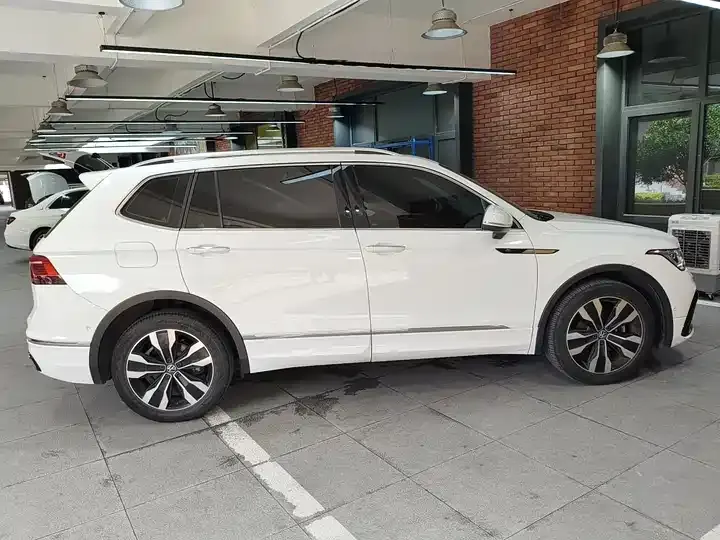 Tiguan L 2023 380TSI automatic four-wheel drive R-Line Yuexiang Edition 7 seats 5