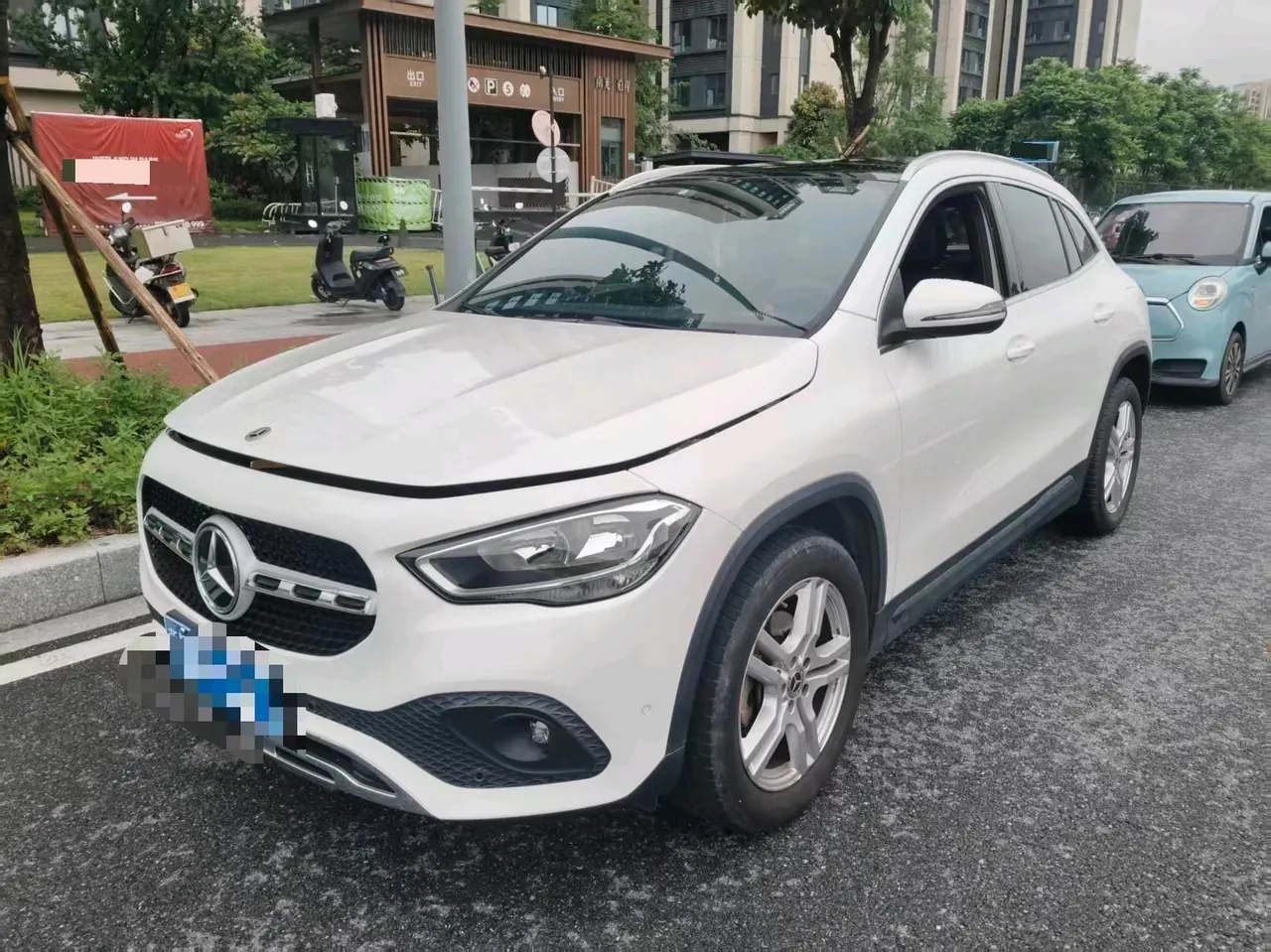 Open image lightbox: Mercedes Benz 2020 GLA 180 1.3T automatic gear