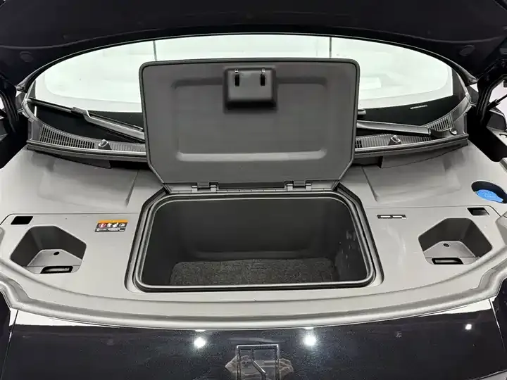 Zeekr 009 2024 six-seat executive four-wheel drive 108kWh 12