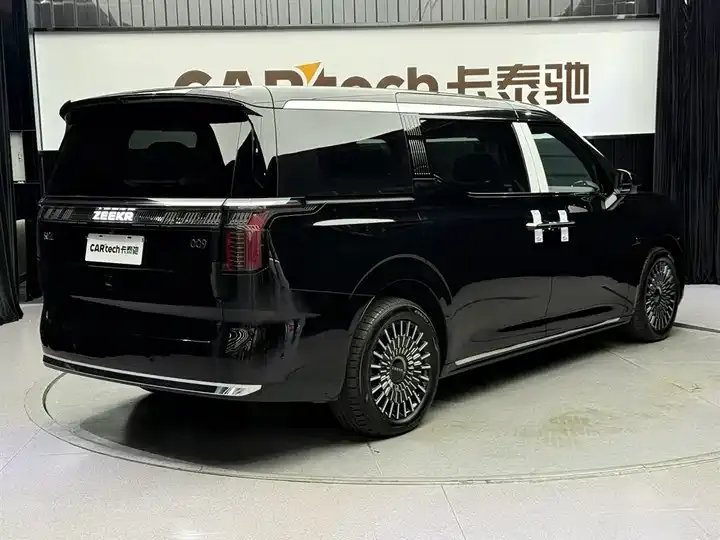 Zeekr 009 2024 six-seat executive four-wheel drive 108kWh 5