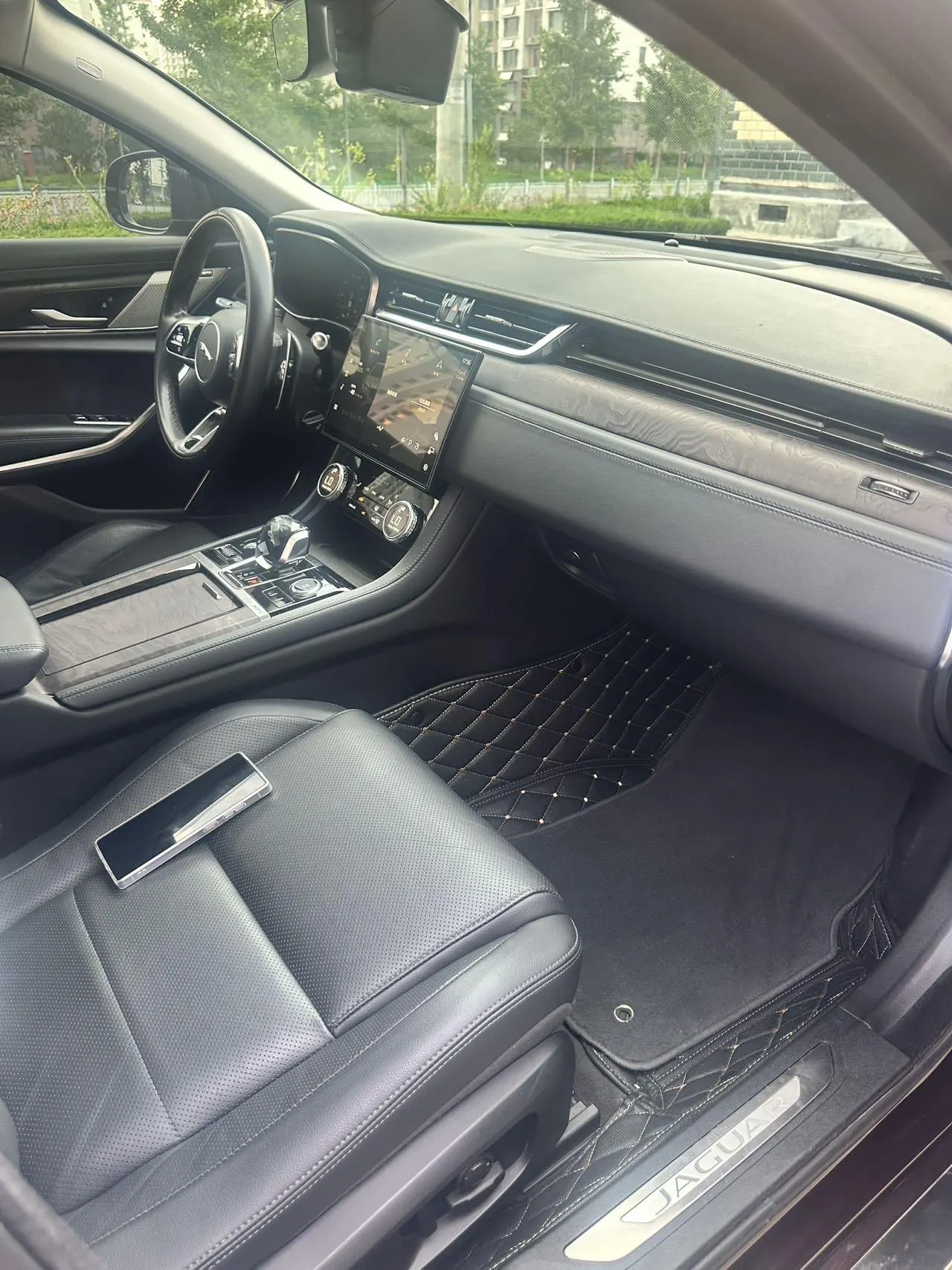 Jaguar 2021 XFL 2.0T P 12500.00g Drive Enjoy Deluxe Edition Automatic Gear 9