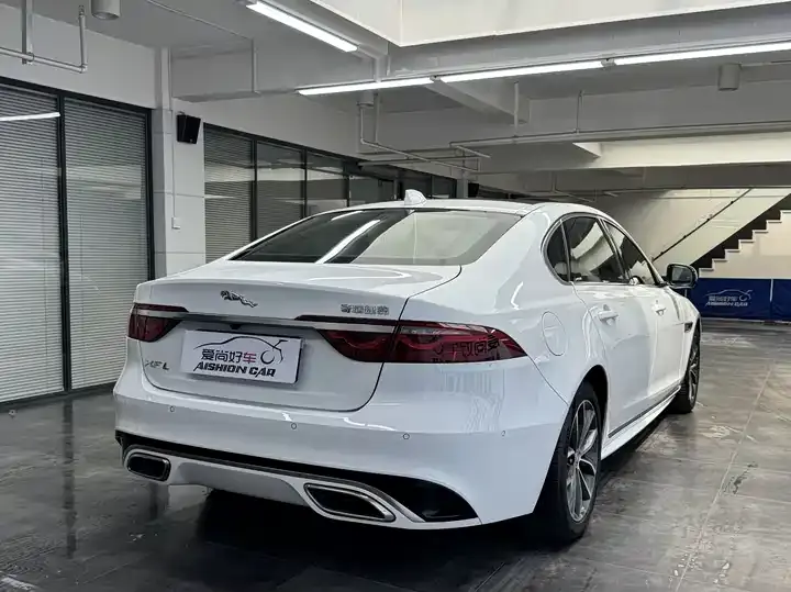 Jaguar XFL 2023 XFL 2.0T P 12500.00g Drive Elite Sports Edition 7