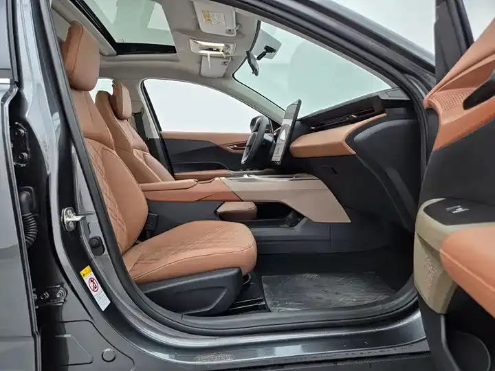 Yidong PHEV 2025 Smart New Blue Whale 145KM Battleship Edition 10