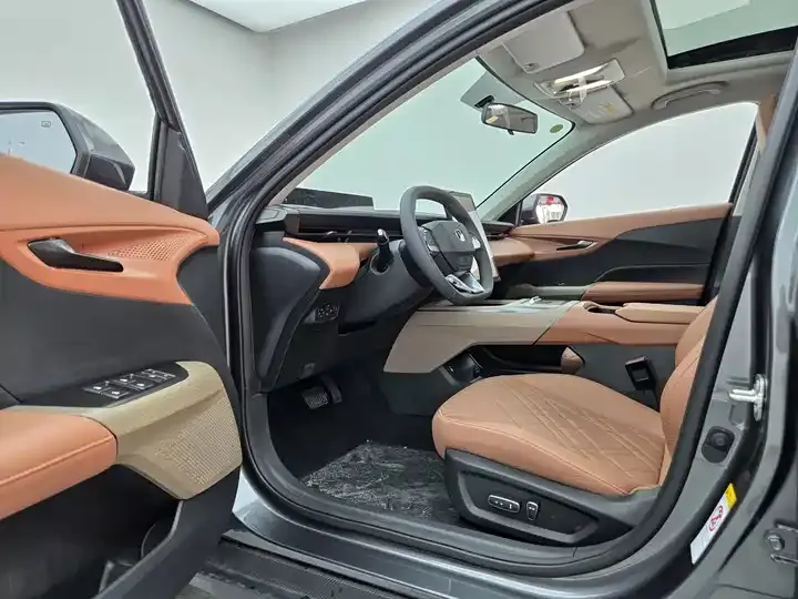 Yidong PHEV 2025 Smart New Blue Whale 145KM Battleship Edition 7