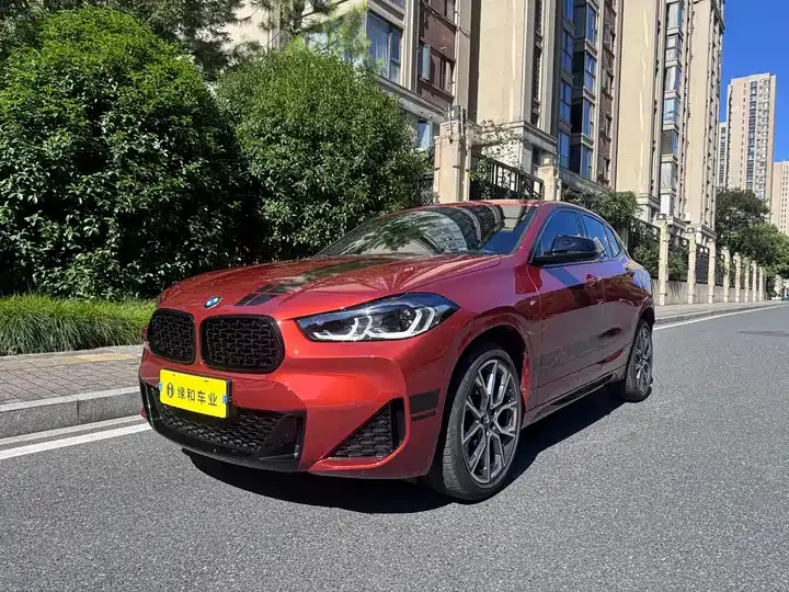 BMW X2 2022 xDrive25i Obsidian Night Edition - View 1