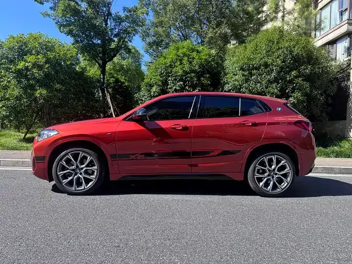 BMW X2 2022 xDrive25i Obsidian Night Edition 3
