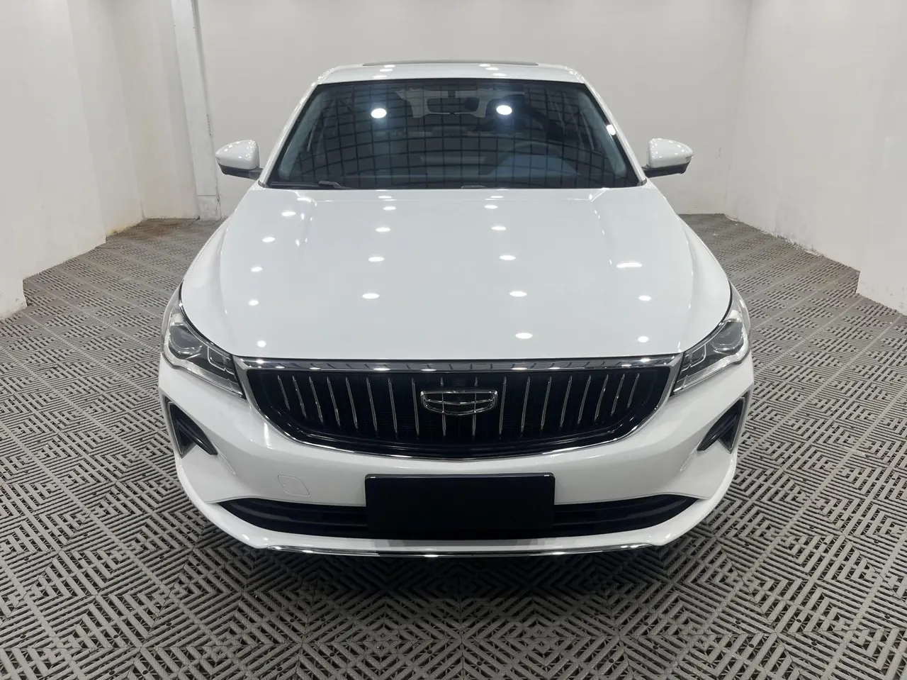 Geely 2022 Emgrand-sedan 1.5 stepless flagship automatic gear 3