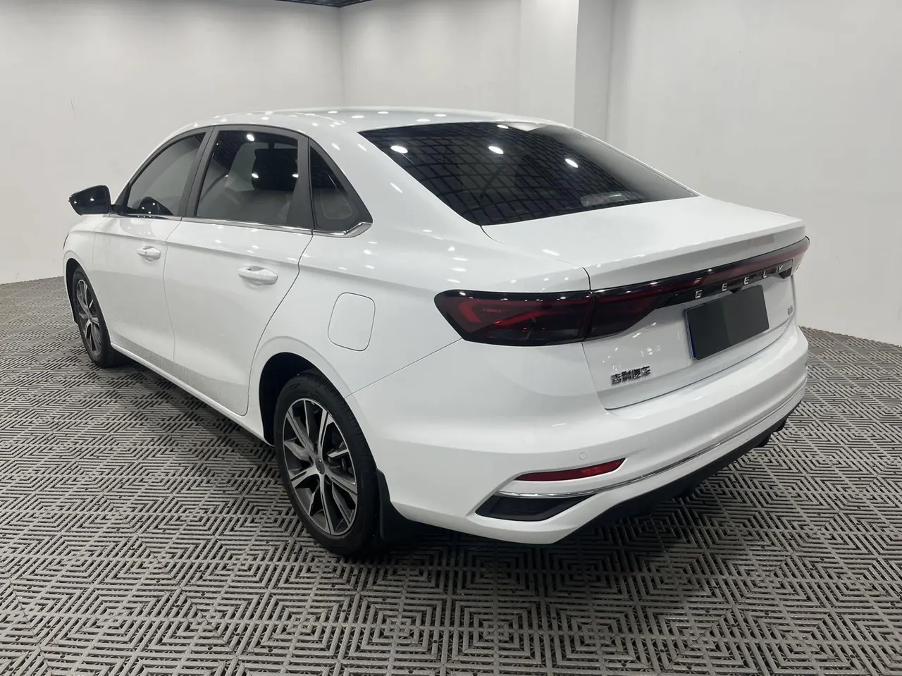 Geely 2022 Emgrand-sedan 1.5 stepless flagship automatic gear 7