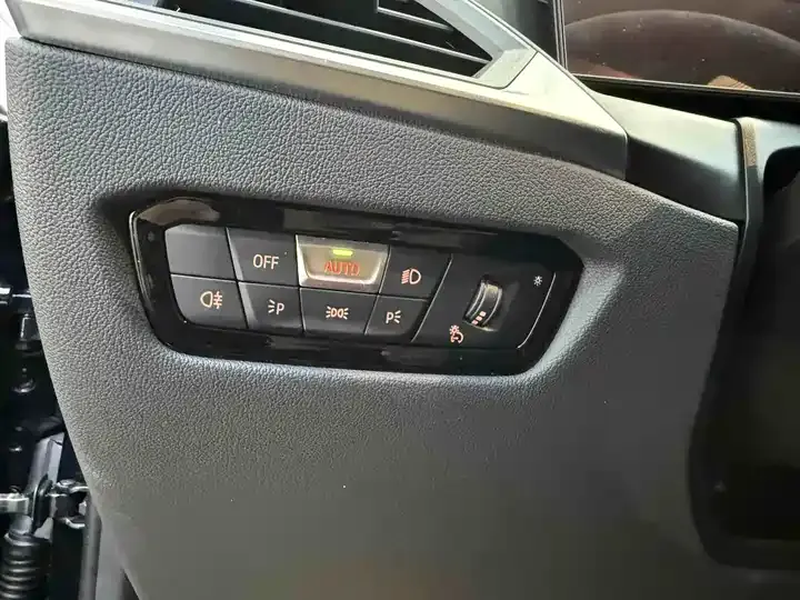 BMW 3 Series 2023 model 320Li M Sport Package 11