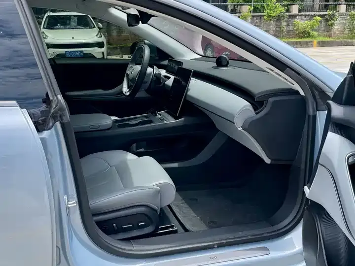 NIO ET5 2022 model 75kWh 9