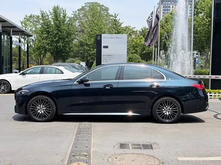 Mercedes Benz Class C 2023 C 260 L Sports Edition 3