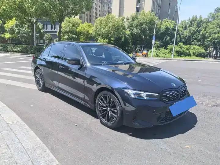 BMW 3 Series 2023 330Li M Sports Obsidian Night Suit 3
