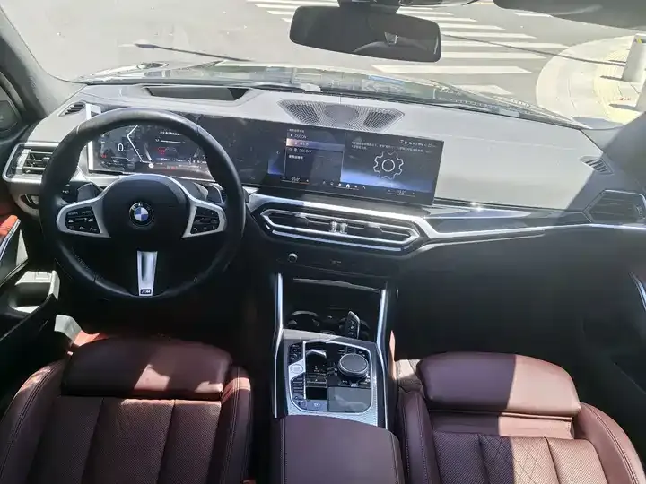 BMW 3 Series 2023 330Li M Sports Obsidian Night Suit 4