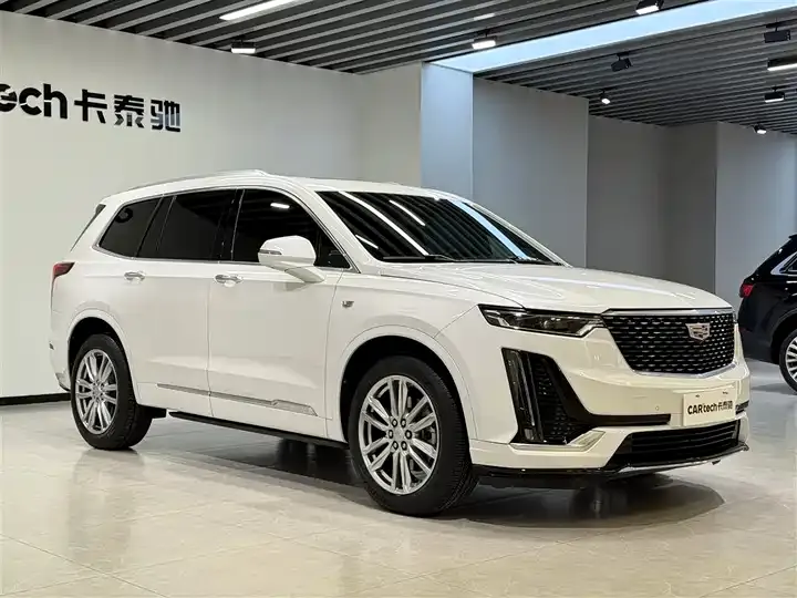 Cadillac XT6 2022 2.0T 6-seat 4-wheel drive luxury model 2