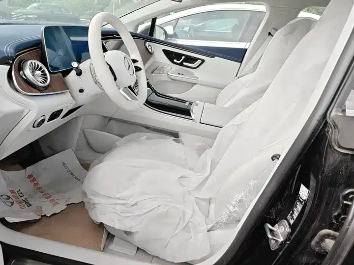 Mercedes Benz EQE 2025 500 4MATIC Pioneer Edition 2