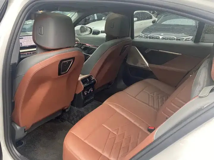 BMW i5 2024 eDrive 35L Premium M Sports Kit 10