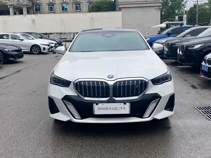 BMW i5 2024 eDrive 35L Premium M Sports Kit 2